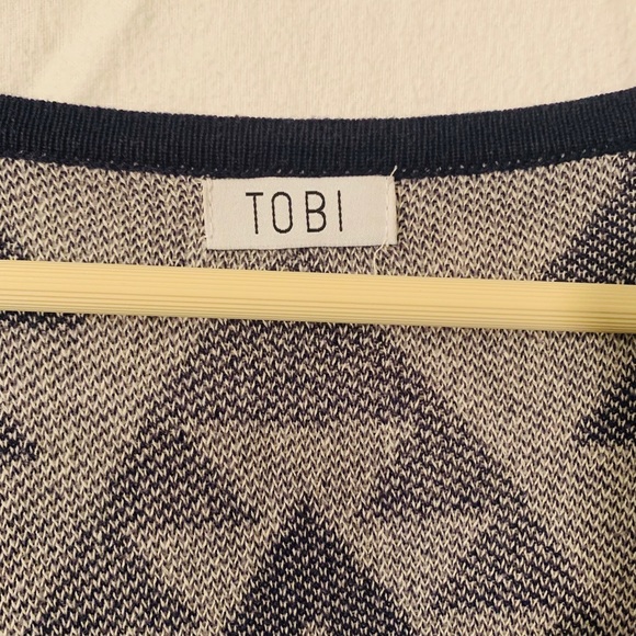 Tobi Oversized Aztec Pattern Sweater - Picture 3 of 4